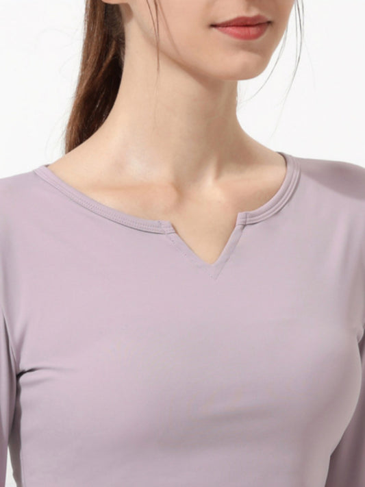 V-Neck Slim-Fit Long Sleeves / Removable Pad